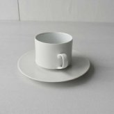 西海陶器 agasuke カップ＆ソーサー 45200 波佐見焼 おしゃれ 磁器 コーヒーカップ ティーカップ モダン 北欧 日本製 ギフト プレゼント 贈り物 結婚祝い 引っ越し祝い 焼き物