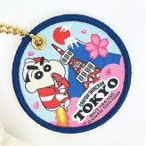 クレヨンしんちゃん 東京タワー チャーム付きダイカットポーチ