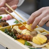 2027新春おせち料理　4人前一段重　【12/25(金）締切・12/31（木）お届け】