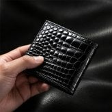 スモールクロコダイル ポロサス シャイニング 二つ折り財布 ブラック 無双 センター取り 一枚革 本革 クロコダイル財布 クロコ財布 メンズ レディース メンズ財布 レディース財布 高級財布 高級革財布 鰐革 ワニ革 折り財布 折りたたみ財布 4FA (06002008r)