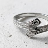 【サイズ展開7～21号】【レーザー刻印無料】ハワイアンジュエリー ペアリング リング 指輪 ステンレス ハワイアンジュエリー サージカルステンレス クロス スクロール スチール シルバーカラー メンズ レディース デザインリング ハワイアン カップル 2個セット クリスマス プレゼント