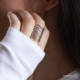 ステンレス ニュアンスリング ごつめ 不規則 多重ライン 水玉模様 メタルリング オープンリング ワイドリング ゴールド シルバー 指輪 太め 大きめ 存在感 お洒落 幾何学 個性的 プチプラ レディース 女性 金属アレルギー対応