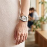 カシオ 腕時計 レディース 腕時計ケース付き チープカシオ チプカシ きれいめ ホワイト シルバー シンプル 上品 防水 軽量 プレゼント ギフト 誕生日 CASIO 時計 女性 学生 社会人 成人 卒業 入学