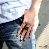 ステンレス 編み込みリング ワイド メッシュ 燻し 指輪 メンズ 透かし 立体的 網目 ボリューム ごつめ 重厚感 無骨 クール ロック パンク バイカー アメカジ ストリート モード 個性的 アクセサリー 金属アレルギー対応