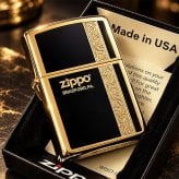 ZIPPO ライター シンプル アラベスク ライン入り ロゴ 金 両面加工 ジッポ ゴールド ブラック かっこいい メンズ プレゼント ギフト