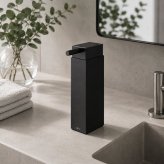 リキッドディスペンサー マットブラック｜ZACK 40406 LINEA ソープディスペンサー 液体ソープ入れ ステンレス かっこいい 上質 高級 ホテルライク インダストリアル ドイツ デザイナーズ