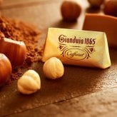 Caffarel カファレル チョコレートハウスブック 2026 NR-02794 カファレル クリスマスアドベントカレンダー　お菓子/チョコレート/ギフト/詰め合わせ/おしゃれ かわいい/海外 イタリア製/贈り物/ジャンドゥーヤ/プレゼント/