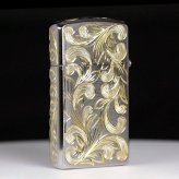 Zippo ライター ジッポライター 愛煙家 喫煙 真鍮 クロムサテーナ クロムメッキ スリムタイプ #1600 スクロール模様 5面手彫り ハワイアンジュエリー ブランド かっこいい おしゃれ ジッポーライター BY THE SEA バイザシー 彼氏 夫 男性 メンズ プレゼント ハロウィン 【品番：FL103C】
