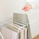 スラックスハンガー10本掛け SLACKS MOVE ホワイト・ブラック 2色展開 ハンガーラック 衣類収納 省スペース 収納ラック おしゃれ シンプル 新生活 家具 インテリア 不二貿易