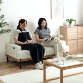 2人掛けソファ 幅137cm×奥行76cm×高さ72cm(座面高:38cm) 省スペース コンパクト MDF 天然木 アイアン ポリエステル ウレタンフォーム Sバネ 組立品 天然木と黒アイアンを合わせた異素材MIXが空間を上質に演出します アイボリー