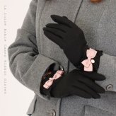 手袋 レディース かわいい おしゃれ 暖かい 冬 防寒 あったか カメオ リボン レース チャーム ブラック エレガント プレゼント【LALUICE ラルイス】