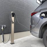 EV充電ケーブルスタンド EVケーブル収納ポール 充電ケーブル収納 屋外 防水 日本製 盗難防止 省スペース 簡単設置
