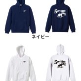 水泳 競泳 パーカー プルオーバー メンズ レディース ジュニア 練習着 裏パイル おもしろ 名入れ スウェット おしゃれ キッズ 大きいサイズ 文字入れ無料 「水泳 七転び八起き」 アートワークスコウベ 【送料無料】