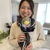 バルーンフラワーミニブーケ１輪花束 バルーンブーケ【選べる４色】　推し活 メンカラ 薔薇 プチギフト 韓国風 シック モノトーン 誕生日 発表会 卒業式 卒園式 送別会 記念品 お配り用 おしゃれ かわいい ギフト　プレゼント フラワーバルーン 造花 アートアクアバルーン