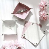 【ジュエリートレー】父の日 母の日 誕生日 名入れ ギフト プレゼント クリスマス 日本製 ホワイトデー バレンタイン 結婚記念日 記念日 結婚祝い 就職祝い 入学祝い 卒業祝い 退職祝い 還暦祝い 出産祝い お返し お礼 お祝い 御祝い 新生活 成人祝い 昇進祝い 送別会 贈り物 女性 男性 彼女 妻 送料無料 友達 20代 30代 40代 50代 彼氏 人気 おしゃれ 本革 ポーチ