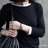 ステンレス ニュアンスバングル メタルバングル ウェーブ シンプル こなれ感 ゴールド シルバー 腕輪 鏡面 太め 不規則ライン 可愛い 大人 つやつや 人気 ボーンカフ つけっぱなし プチプラ レディース 女性 金属アレルギー対応 ブレスレット
