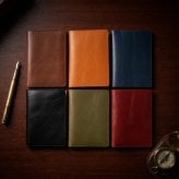 【名入れ無料】パスポートケース 栃木レザー 本革 牛革 スリム カバー 薄型 メンズ レディース ペア レザー 旅行 海外旅行 トラベル 出張 カード収納 搭乗券 チケット シンプル おしゃれ かわいい かっこいい ギフト プレゼント 日本製 全６カラー 敬老の日 父の日 母の日