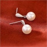 パール ピアス 通販 揺れるピアス イヤリング 耳飾り アクセサリー シンプル 大人っぽい 上品 きれいめ おしゃれ かわいい 結婚式 二次会 入学式 卒業式 入園式 卒園式 フォーマル 冠婚葬祭 贈り物 女性 レディースアクセサリー レディースジュエリー
