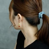 ゆらゆら揺れる小さなさくらんぼ フックピアス 金属アレルギー対応 ステンレス製 春 赤い実 かわいい