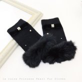 手袋 レディース かわいい おしゃれ 暖かい 冬 防寒 あったか スマホ対応 パール ファー リボン チャーム ブラック プレゼント【LALUICE ラルイス】