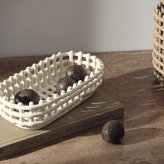 ferm LIVING ファームリビング セラミック バスケット オーバル 幅30cm 北欧雑貨 インテリア カゴ おしゃれ 小物入れ デンマーク 収納 陶器 ポットカバー 鉢カバー インテリア雑貨 北欧雑貨 キッチン 玄関 リビング