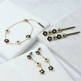 【公式】MARY QUANT マリークヮント コネクトエポデイジー ピアス（ブラック×ホワイト） アクセサリー