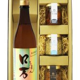 ★ 送料無料 ★ ロ万 （ ろまん ） 純米吟醸  720ml ＋ 鮎のおつまみ 3種セット【 9430 】【 日本酒・おつまみセット 】【 要冷蔵 】【 ハロウィン 贈り物 ギフト プレゼント 誕生日 結婚のお祝い 】