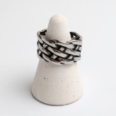 ステンレス 編み込みリング ワイド メッシュ 燻し 指輪 メンズ 透かし 立体的 網目 ボリューム ごつめ 重厚感 無骨 クール ロック パンク バイカー アメカジ ストリート モード 個性的 アクセサリー 金属アレルギー対応