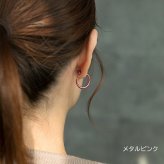 ピアス チタン フープ ハーフ 大きめ 純チタン 幅2mm×直径20mm 全8色 アレルギー対応 医療用 日本製 おすすめ メンズ レディース 片耳 1個 かわいい カラフル