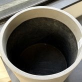 鉢カバー おしゃれ 大型 14号 9号 M S サイズ 植木鉢 KONTON コントン ソンク シリンダー 円柱 丸型 軽量 砂岩調 屋外 室内 高級 北欧 モダン ナチュラル 観葉植物用 シンボルツリー サボテン 多肉植物 特大 玄関 プランター 底穴なし チャコールグレー ウォームグレー