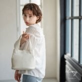 本革 レディース mieno ミニトート 入園式 卒入学式 ブランド 小さめ キューブバッグ ハンドバッグ 軽量 シンプル 大人 きれいめ ミニバッグ 30代 20代 本革バッグ アイボリー ギフト プレゼント 卒業式 卒園式 入学式 バッグ ママ 母 5F (07000163r)