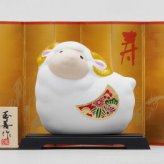開運干支　未　みやび置物中  A-45 景品 記念品 粗品 ノベルティ 名入れ 御挨拶 ご挨拶