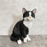 置物 お座りハチワレ黒白猫 ネコ 高さ22.5cm woobia ウービア 大きい かわいい おしゃれ ガーデン インテリア オブジェ 可愛い プレゼント 北欧 玄関 雑貨 動物 モダン 面白い 庭 ギフト 屋外 家 リアル 玄関先 ガーデンオーナメント