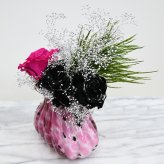 【最後の1点】ピンク＆ブラックローズ・グラス　Pink&black rose glass　超大輪薔薇　手作りガラスにアレンジ作品　プリザ　 癒やし　新居　転居　ギフト　お祝い　オフィス　画廊