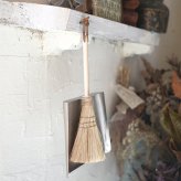 Sitoa シトア Broom & Dustpan Set シトア ほうき＆ちりとりセット[ほうき ちりとり セット 箒 掃除 掃除用品 おしゃれ 室内 玄関 チリトリ 掃除道具 コンパクト ミニ ホウキ 掃除グッズ 卓上 ブラシ 収納 掃き掃除 シンプル]