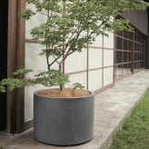 植木鉢 おしゃれ 大型 30号 23号 円柱 筒型 丸 低い KONTON コントン マグナス ミドルシリンダー ファイバーポリストーン 軽量 底穴あり 屋外 S M グレー ブラック 観葉植物 多肉植物 シンボルツリー 北欧 和モダン モダン ナチュラル プランター ベランダ 玄関