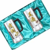 名入れ ビールジョッキ ペア プレゼント 真空断熱 保温 保冷 ステンレス 名前入り ステンレスジョッキ プリント 印刷 印字 グラス コップ ビアグラス おしゃれ ビールグラス 父の日 母の日 還暦祝い 退職 誕生日 結婚祝い 昇進 無料 ラッピング ジョッキ 記念品 カラー ネーム入れ 男性 女性 バースデー ギフト 470 ml 化粧箱 入り ビアジョッキ セット P33