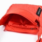 マリメッコ marimekko ショルダーバッグ Joy ジョイ クロスボディ S 2026冬新作 ブランドロゴ レディース レッド 96114 096114 300 北欧雑貨 北欧デザイン 送別会 誕生日 お中元 結婚祝い 結婚式 高級 父の日 母の日 ホワイトデー