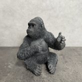 スマホスタンド woobia ウービア ゴリラ おもしろ雑貨 リアル動物オーナメント 卓上 デスク インテリア 誕生日 父の日 昇進祝い 退職祝い 男性 ギフト プレゼント 置物
