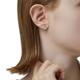 【無料ラッピング】  ヨンドシー 4℃ K10ホワイトゴールド イヤリング ブルートパーズ ブランド 正規品 新品 ギフト プレゼント 人気 おすすめ 誕生日 記念日 クリスマス 送料無料