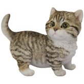 置物 猫 右向きマンチカン 茶黒 幅14cm woobia ウービア リアル かわいい おしゃれ 玄関 インテリア オブジェ ガーデン マンチカン キジトラ ねこ ネコ 動物 アニマル 癒し 棚 北欧 リビング プレゼント ギフト 新築祝い 猫好き