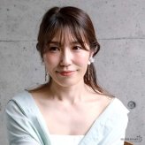 ステンレス お花のピアス 18KGP 両耳用 2点セット レディース フラワー ロング 揺れる ホワイト ゴールドカラー 大ぶり 花びら 立体 透明感 上品 華やか 大人可愛い フェミニン 耳飾り アクセサリー 存在感 ボリューム