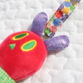 はらぺこあおむし チャイムトイ | 布製 おもちゃ オモチャ 玩具 トイ 音 ベビーカー 吊り下げ 取り付け ガラガラ がらがら にぎにぎ ラトル お出かけ おでかけ ベビーグッズ