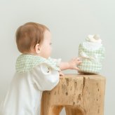 Lien de famille リヤンドファミーユ ギンガムチェックスタイとお花のラトル ベビーケーキ mini | おむつケーキ スタイ 日本製 Sサイズ おむつ よだれかけ ビブ おもちゃ