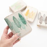 お札が折れない コンパクトウォレット 【 季節の森 】 全面 刺繍 北欧風