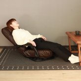 高座椅子 アンズ 回転式 リクライニング 完成品 天然木 ブラック・ブラウン・ダークブラウン W63xD67-122xH80cm座面高22cm 座椅子 リクライニングチェア パーソナルチェア 肘付き ブラック ブラウン ダークブラウン おしゃれ
