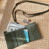 ミニ財布 L.R.M FOLD(フォールド) コンパクト三つ折り財布 おしゃれ メンズ シンプル かっこいい 小さい 普段遣い お財布デビュー 子供 男子高校生 女子高校生 ナイロン かっこいい シンプル ワンポイント 普通 お財布 さいふ ウォレット 彼氏 プレゼント 男性 人気 ブランド