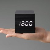 キューブクロック  D3677 景品 記念品 粗品 ノベルティ 名入れ 御挨拶 ご挨拶