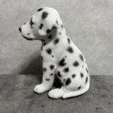 犬の置物 woobia ウービア お座りダルメシアン 子犬 リアル動物オーナメント 高さ12cm 青い瞳 イギリス職人手彩色 玄関 リビング 棚 インテリア 犬好き 誕生日 新築祝い 記念日 お祝い ギフト プレゼント かわいい