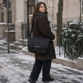 snowpeak Grid Messenger Bag ショルダーバッグ 斜め掛け 大容量 普段使い 使いやすい シンプル レディース メンズ ギフト プレゼント ブラック 100261sb08